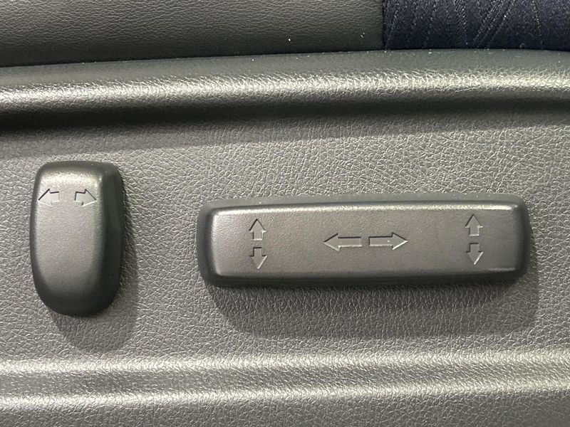 2015 Honda Odyssey DBA-RC2 (UW-6aa0d006865bf)[17]