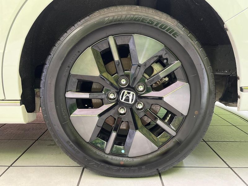 2024 Honda Step Wagon 6AA-RP8 (UW-6aa0d01293e0a)[16]