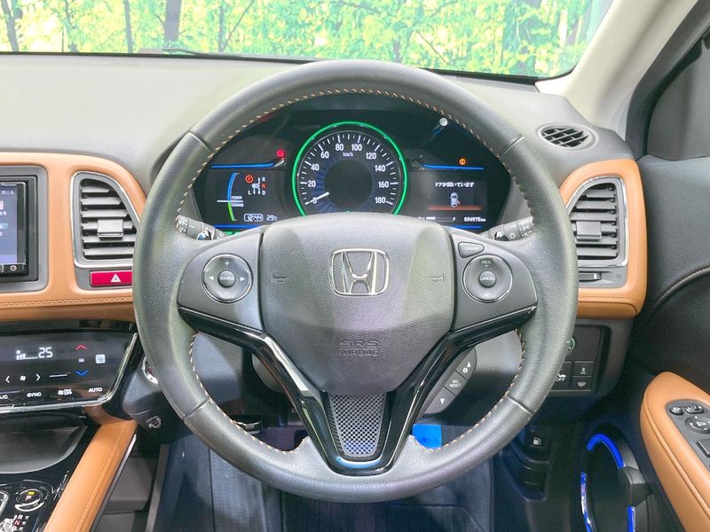 2015 Honda Vezel DAA-RU3 (UW-6aa0d016cde9e)[29]