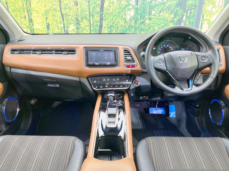 2015 Honda Vezel DAA-RU3 (UW-6aa0d016cde9e)[28]