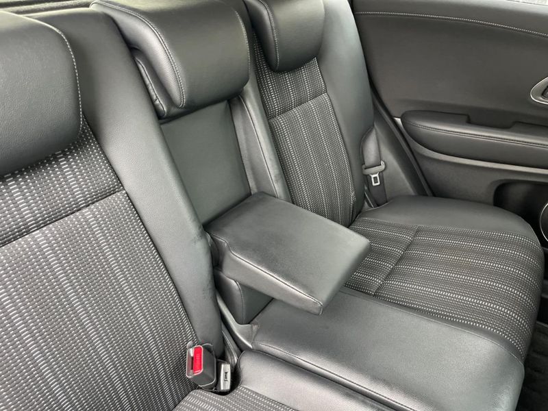 2016 Honda Vezel DAA-RU3 (UW-6aa0d017a0c2b)[23]