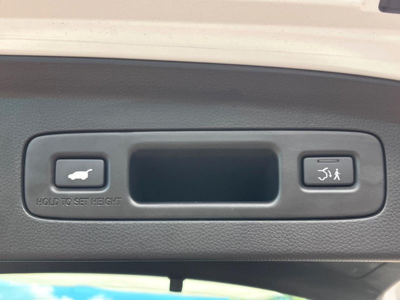 2021 Honda Vezel 6AA-RV5 (UW-6aa0d01d1b192)[28]