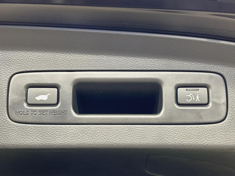 2021 Honda Vezel 6AA-RV5 (UW-6aa0d01f6d78f)[18]