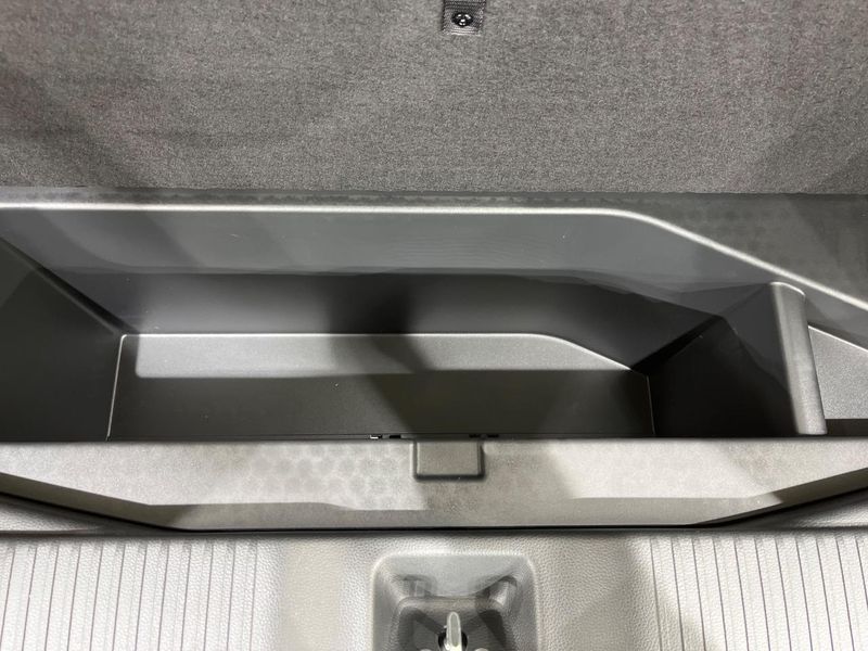 2022 Honda Vezel 6AA-RV5 (UW-6aa0d021b9937)[29]