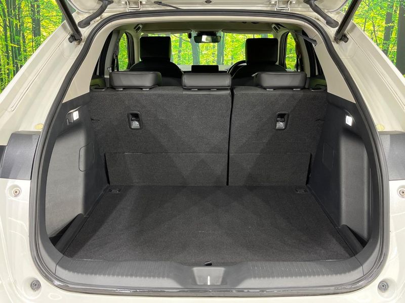 2022 Honda Vezel 6AA-RV5 (UW-6aa0d021b9937)[27]