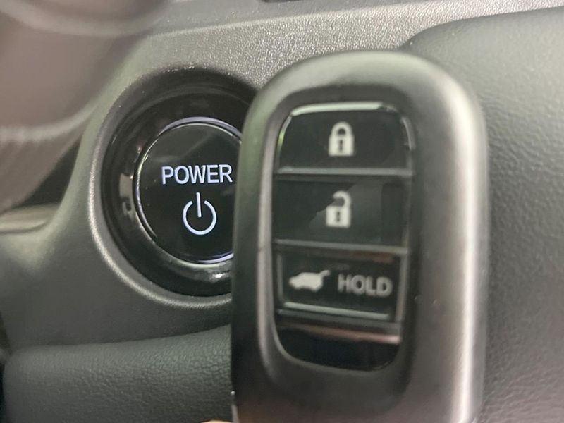 2025 Honda Vezel 6AA-RV5 (UW-6aa0d029d791e)[18]