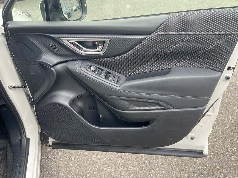 2022 Subaru Forester 5AA-SKE (UW-6aa0d043ecea5)[27]