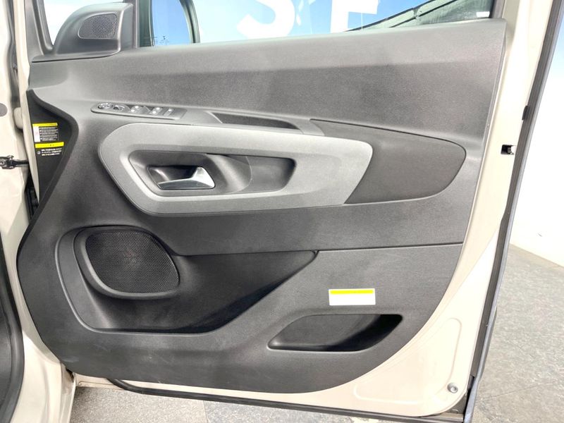 2020 Citroen Berlingo 3DA-K9CYH01 (UW-6aa0d0760bedf)[19]