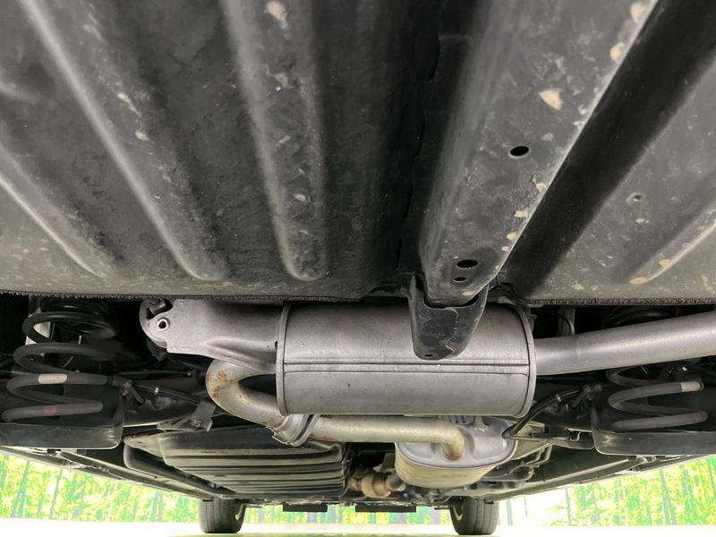 2015 Toyota Voxy DBA-ZRR80W (UW-6aa0d0a58fa58)[26]