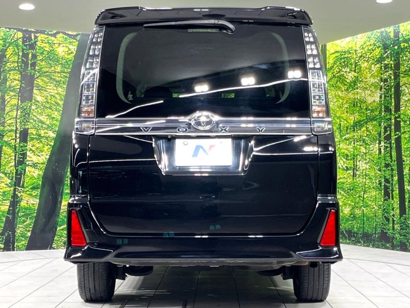 2014 Toyota Voxy DBA-ZRR85W (UW-6aa0d0b1f27e2)[28]