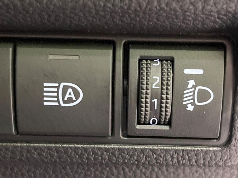 2025 Toyota Corolla Cross 6AA-ZVG13 (UW-6aa0d0c0cac6f)[19]