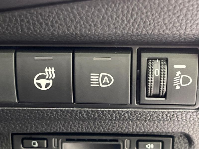 2025 Toyota Corolla Cross 6AA-ZVG13 (UW-6aa0d0c35ac0d)[18]