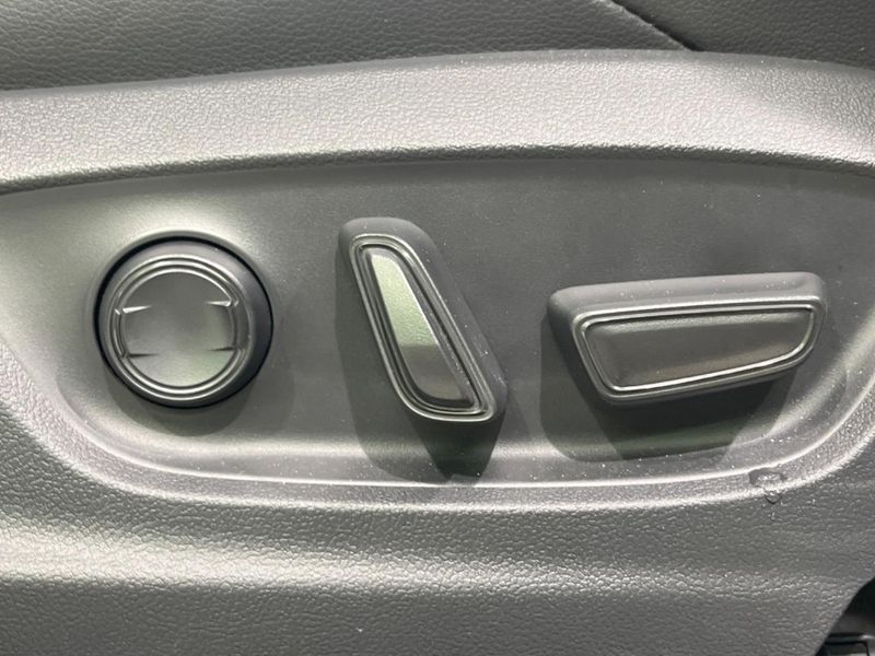 2025 Toyota Corolla Cross 6AA-ZVG13 (UW-6aa0d0c35ac0d)[17]