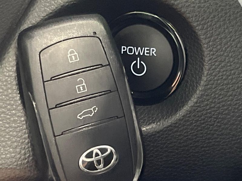2025 Toyota Corolla Cross 6AA-ZVG13 (UW-6aa0d0c35ac0d)[25]