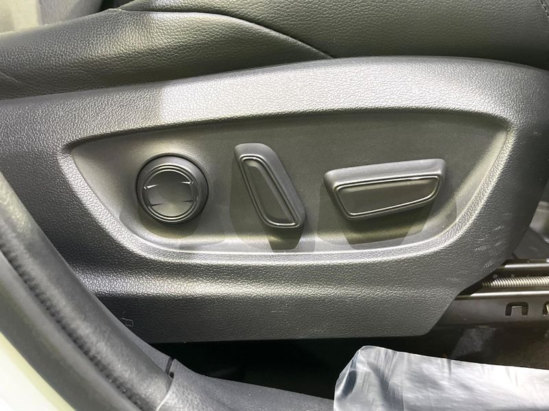 2021 Toyota Corolla Cross 6AA-ZVG15 (UW-6aa0d0c4a725f)[20]