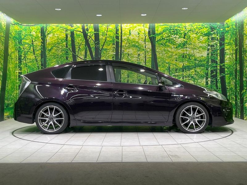 2013 Toyota Prius DAA-ZVW30 (UW-6aa0d0c9e1e12)[14]