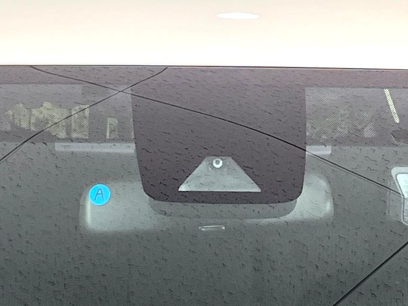 2019 Toyota Prius α DAA-ZVW41W (UW-6aa0d0cb778d9)[13]