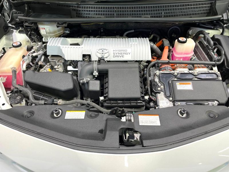 2019 Toyota Prius α DAA-ZVW41W (UW-6aa0d0cb778d9)[4]