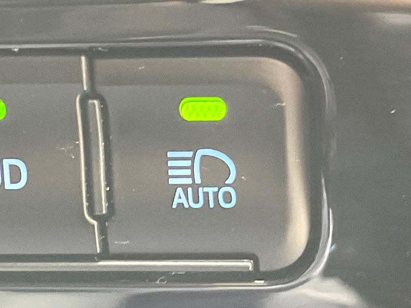 2019 Toyota Prius DAA-ZVW51 (UW-6aa0d0d7324b4)[28]