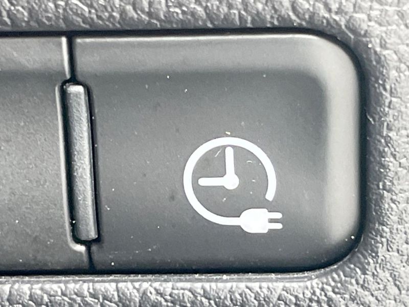 2017 Toyota Prius PHV DLA-ZVW52 (UW-6aa0d0d8d6764)[29]