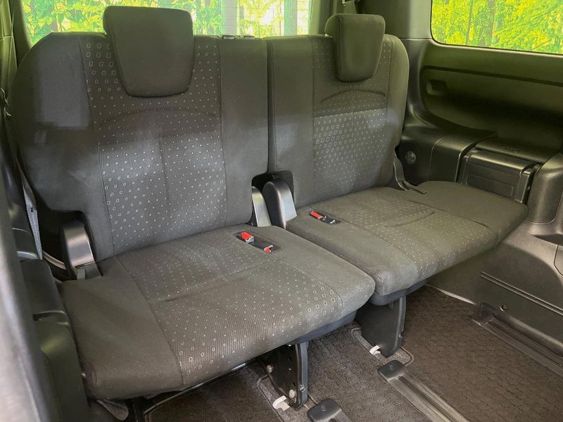 2018 Toyota Noah DAA-ZWR80G (UW-6aa0d0e773840)[15]