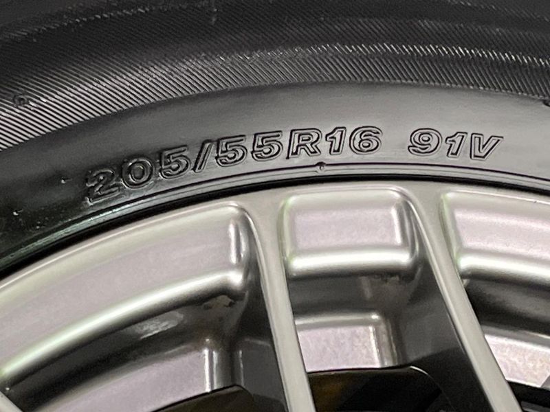 2019 Toyota Voxy DAA-ZWR80W (UW-6aa0d0e8059e5)[19]
