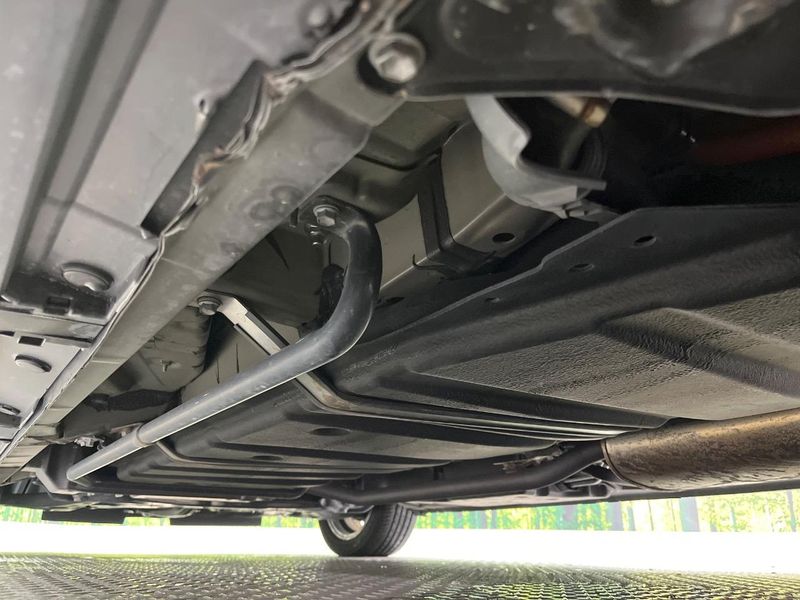 2019 Toyota Voxy DAA-ZWR80W (UW-6aa0d0e8059e5)[27]