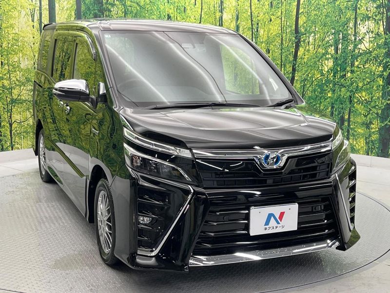 2019 Toyota Voxy DAA-ZWR80W (UW-6aa0d0e8059e5)[12]