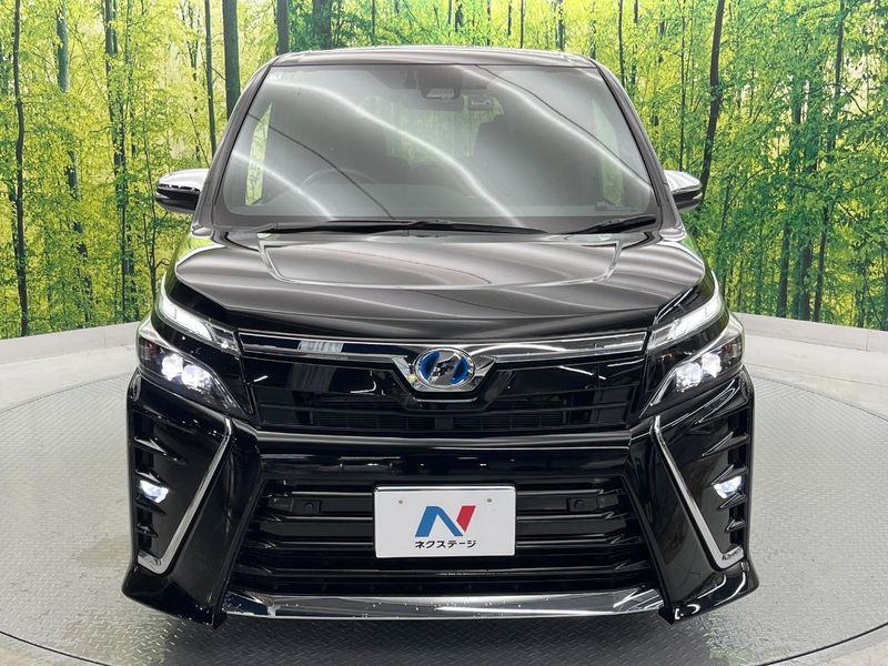 2019 Toyota Voxy DAA-ZWR80W (UW-6aa0d0e8059e5)[15]