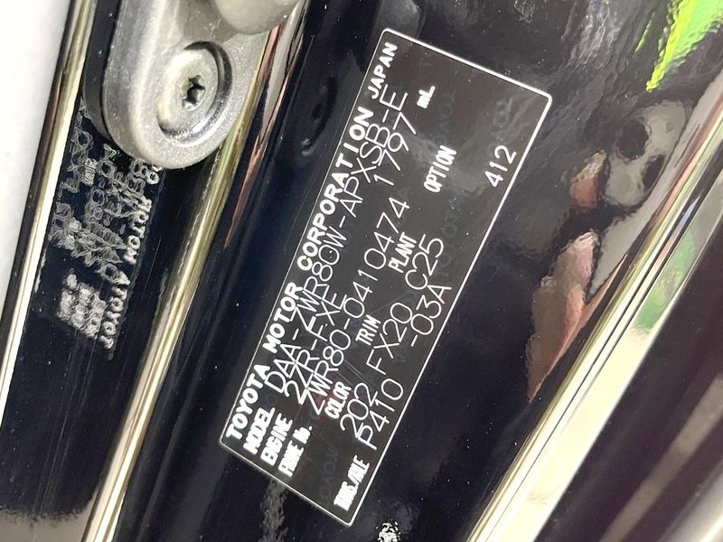 2019 Toyota Noah DAA-ZWR80W (UW-6aa0d0e96a2f8)[1]