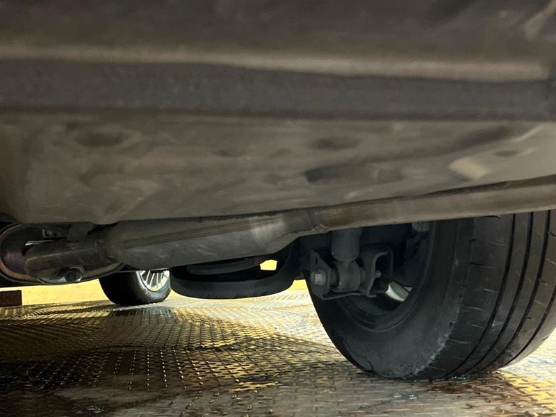 2019 Toyota Voxy DAA-ZWR80W (UW-6aa0d0e96b4d5)[6]