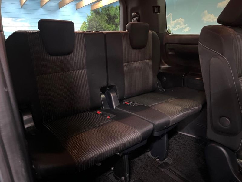 2019 Toyota Voxy DAA-ZWR80W (UW-6aa0d0e96b4d5)[23]