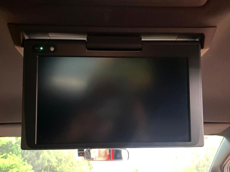 2019 Toyota Voxy DAA-ZWR80W (UW-6aa0d0e96b4d5)[24]