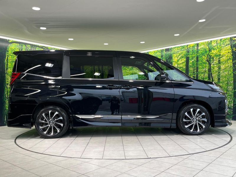 2023 Toyota Noah 6AA-ZWR90W (UW-6aa0d0ef642a9)[7]