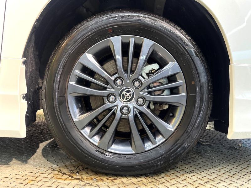 2025 Toyota Voxy 6AA-ZWR90W (UW-6aa0d0f68f9c8)[29]