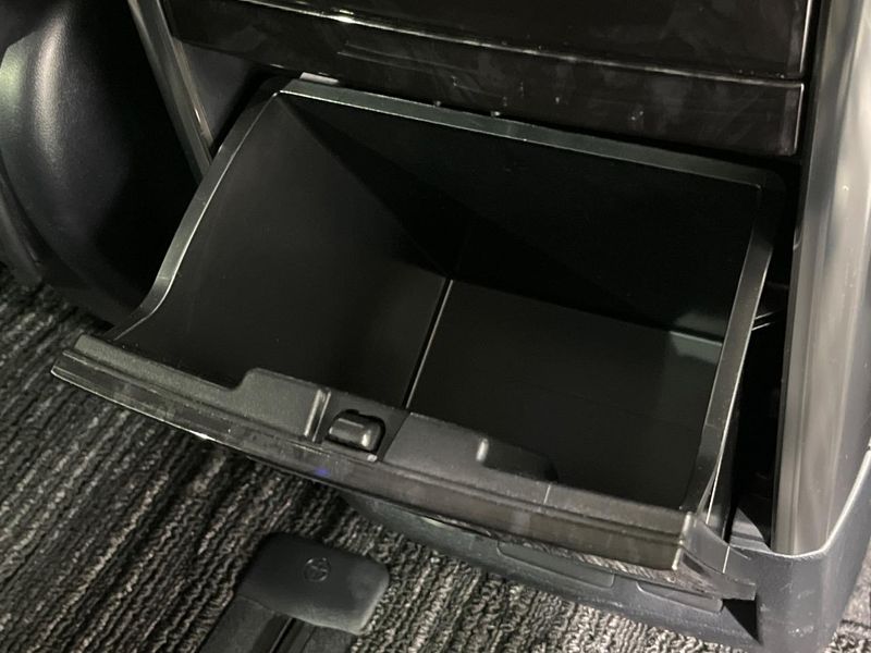 2019 Toyota Vellfire DBA-AGH30W (UW-6aa21e15ca5a4)[20]