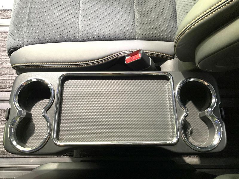 2020 Toyota Alphard 3BA-AGH30W (UW-6aa21e1c86027)[8]