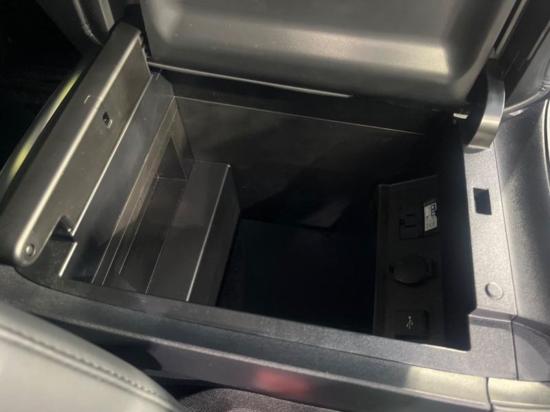 2021 Toyota Alphard 3BA-AGH30W (UW-6aa21e1e5aa0d)[24]