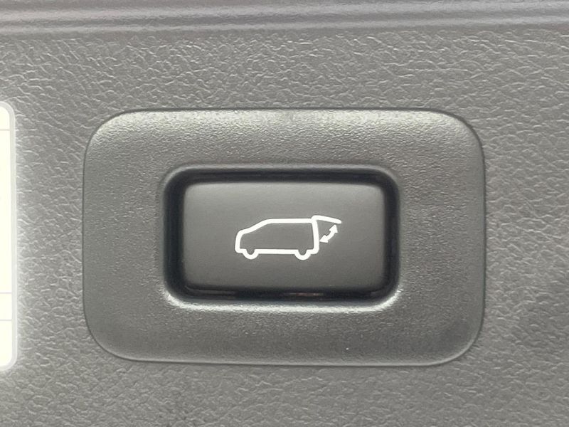 2022 Toyota Alphard 3BA-AGH30W (UW-6aa21e222469a)[12]