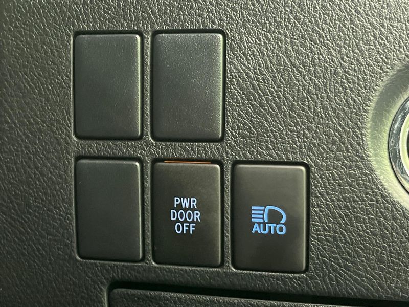 2022 Toyota Alphard 3BA-AGH30W (UW-6aa21e222469a)[23]