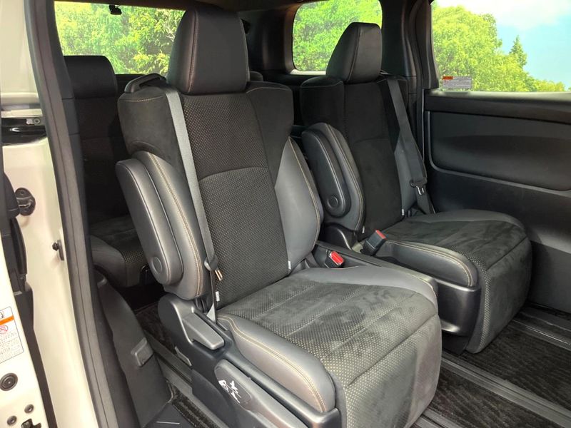 2020 Toyota Alphard 3BA-AGH30W (UW-6aa21e27ade60)[8]