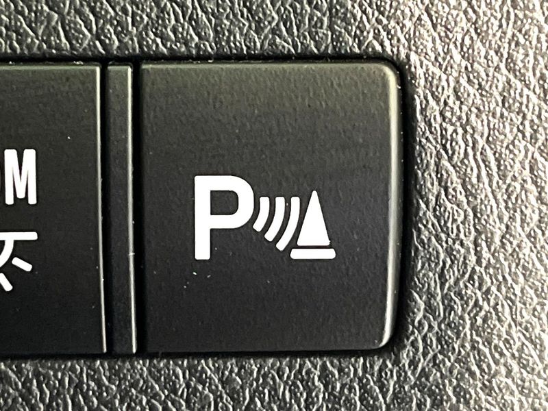 2013 Toyota Alphard Hybrid DAA-ATH20W (UW-6aa21e3ddf3d2)[12]