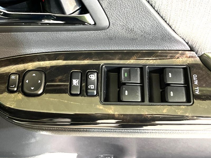 2013 Toyota Alphard Hybrid DAA-ATH20W (UW-6aa21e3ddf3d2)[9]