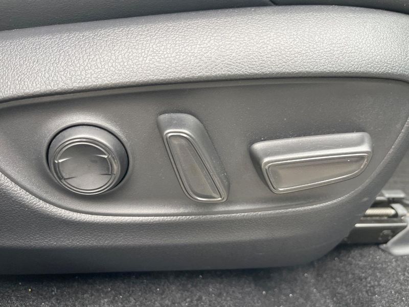 2023 Toyota Harrier Hybrid 6AA-AXUH80 (UW-6aa21e52a55fb)[15]