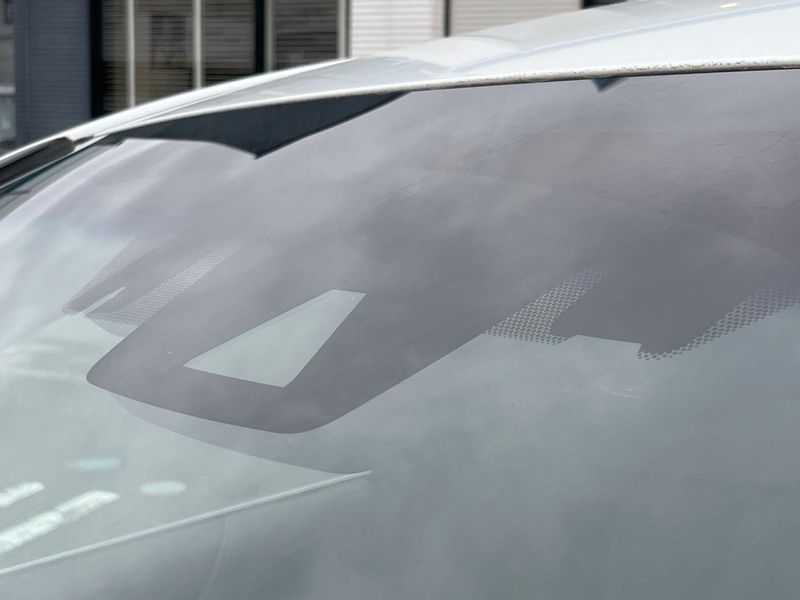2023 Toyota Harrier Hybrid 6AA-AXUH80 (UW-6aa21e52a55fb)[4]