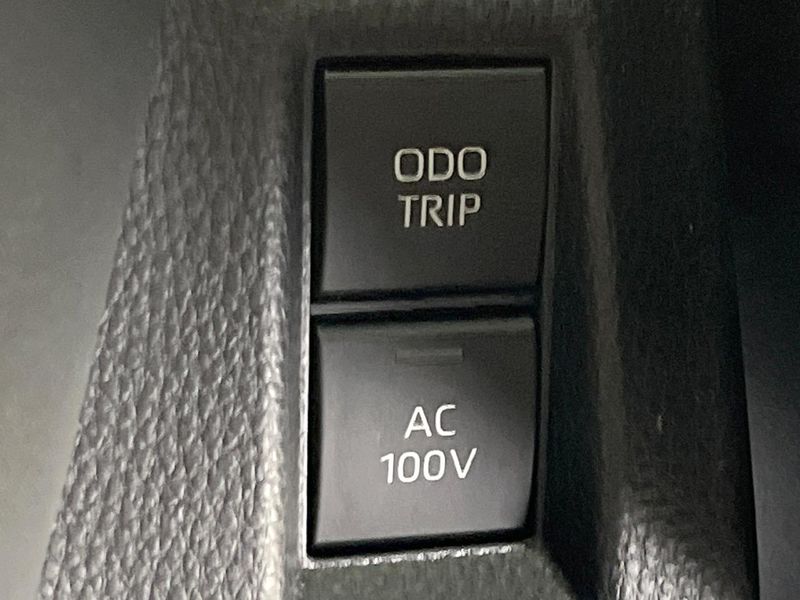 2021 Toyota Harrier Hybrid 6AA-AXUH85 (UW-6aa21e58817fc)[28]