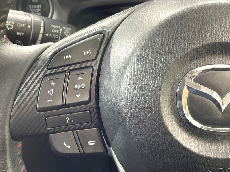 2014 Mazda Axela Sports DBA-BM5FS (UW-6aa21ea2d0edb)[21]