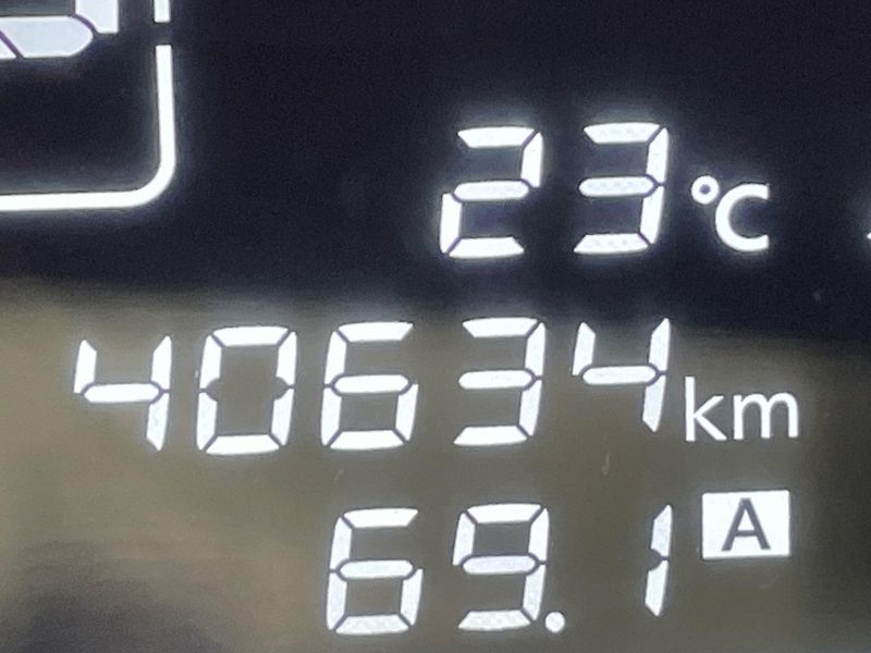 2013 Nissan Note DBA-E12 (UW-6aa21eca4e752)[2]