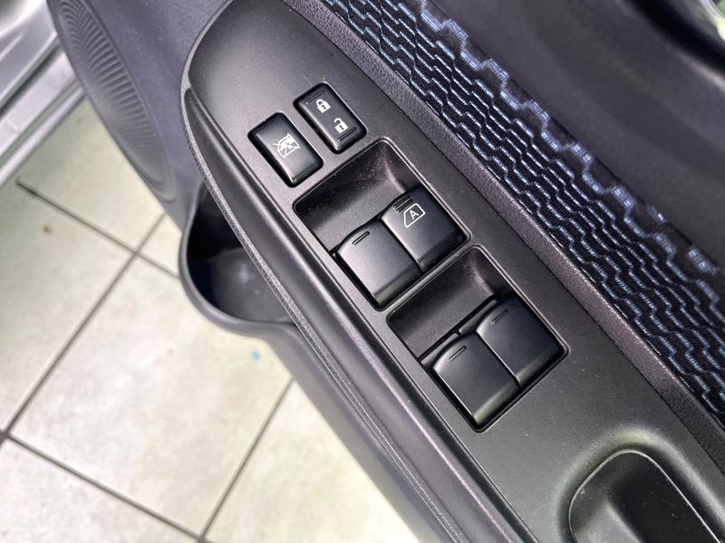 2013 Nissan Note DBA-E12 (UW-6aa21ecb6a374)[25]