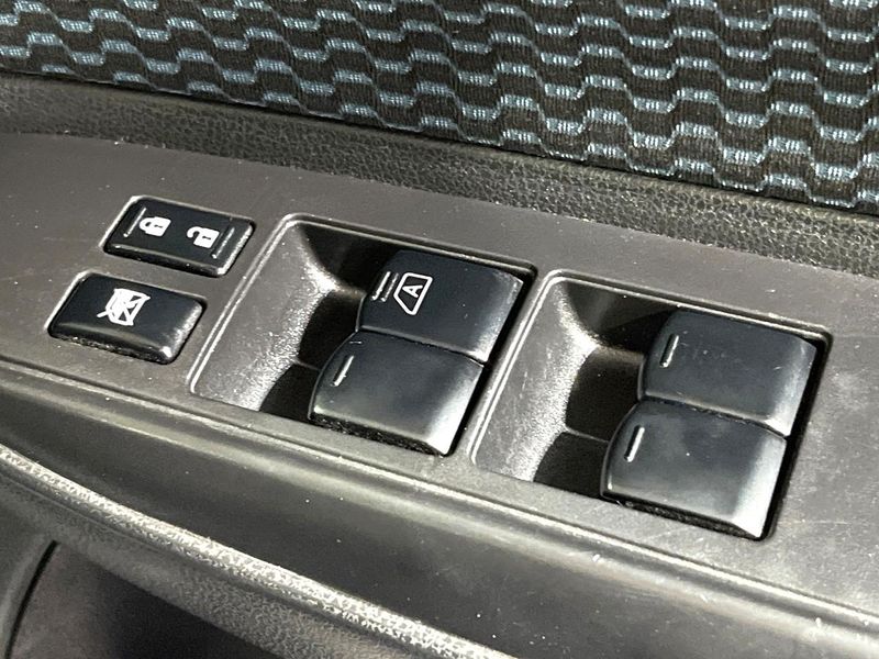 2014 Nissan Note DBA-E12 (UW-6aa21ecbc7e54)[19]